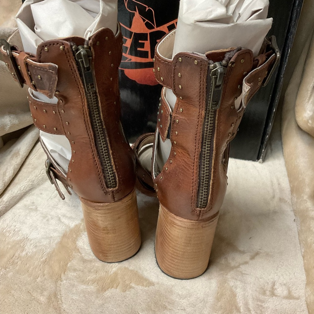 FREEBIRD BY STEVEN TANICA LEATHER STRAPPY SANDALS IN COGNAC SIZE 8 - Picture 5 of 9